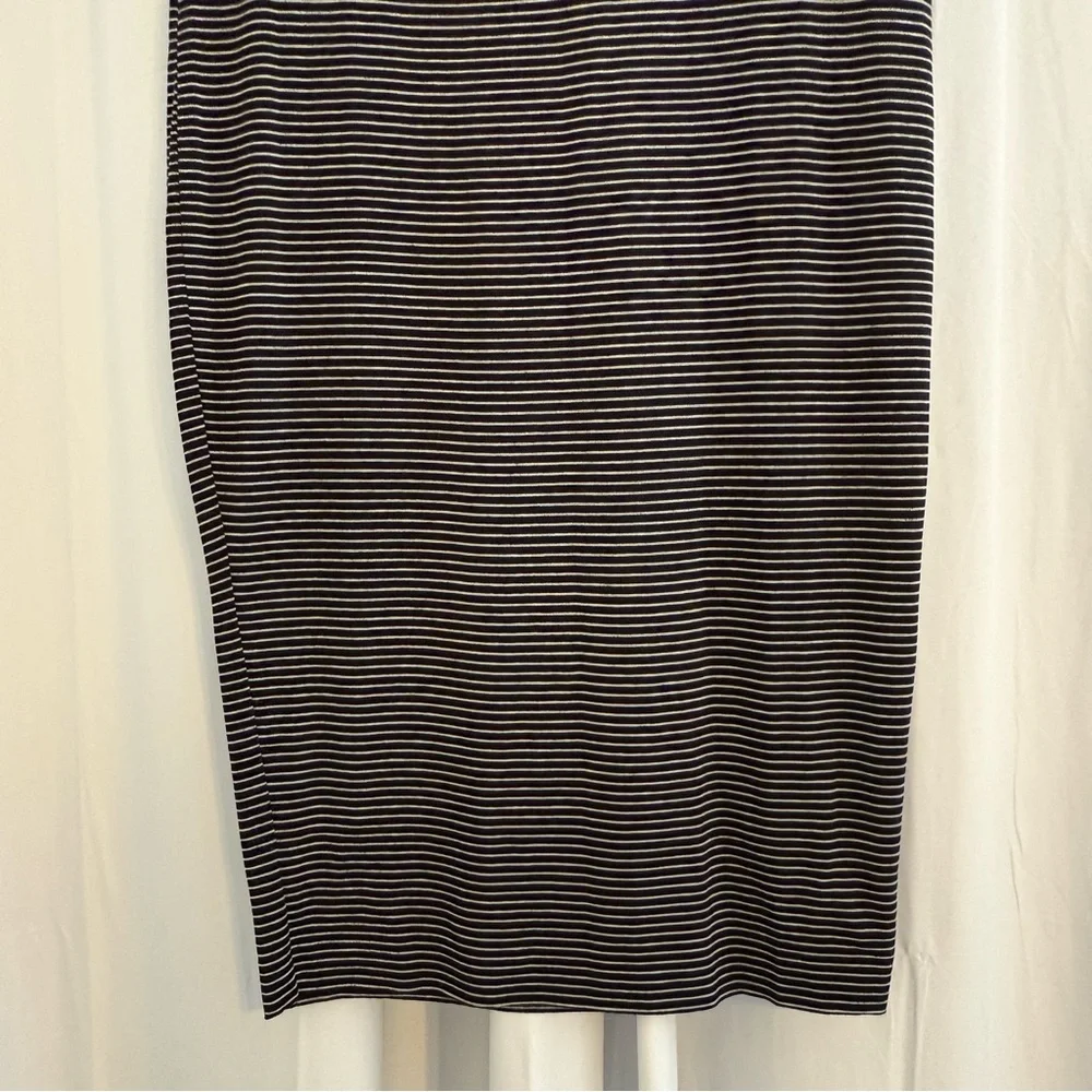 Vince Camuto NWT Black White Striped Midi Skirt Raw Hem Women’s Small - Picture 7 of 9